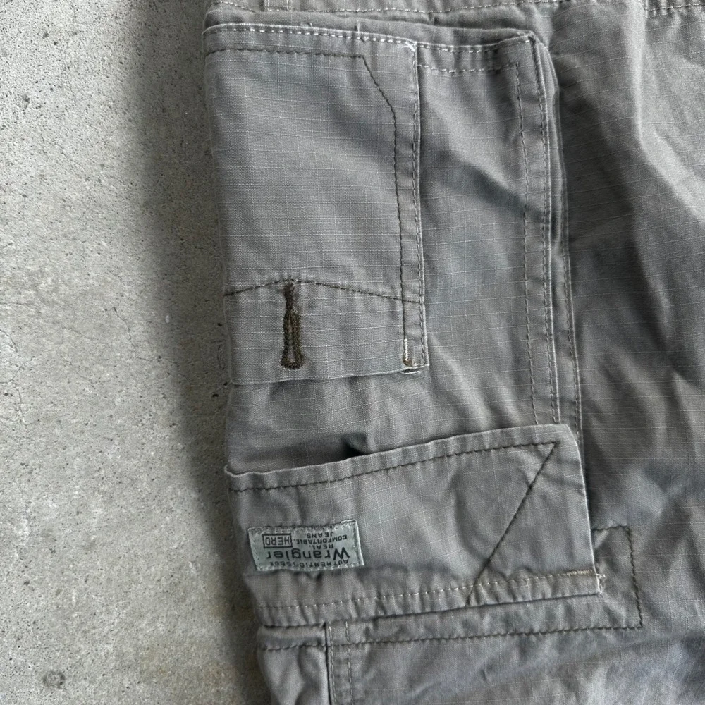 Wrangler Cargo Shorts Mens 34 Grey Excellent Ripstop Cotton 60CEWML - Picture 4 of 5